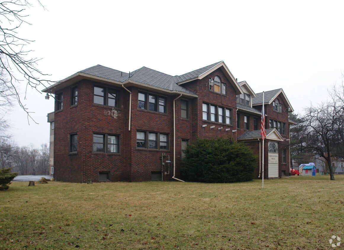 1603 Lansing Ave, Jackson, MI 49202 Apartments in Jackson, MI