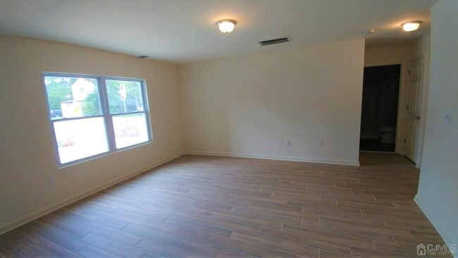 Foto del edificio - 503-511 Marlboro Rd