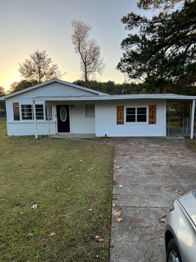 Foto del edificio - 119 Fairlane Dr