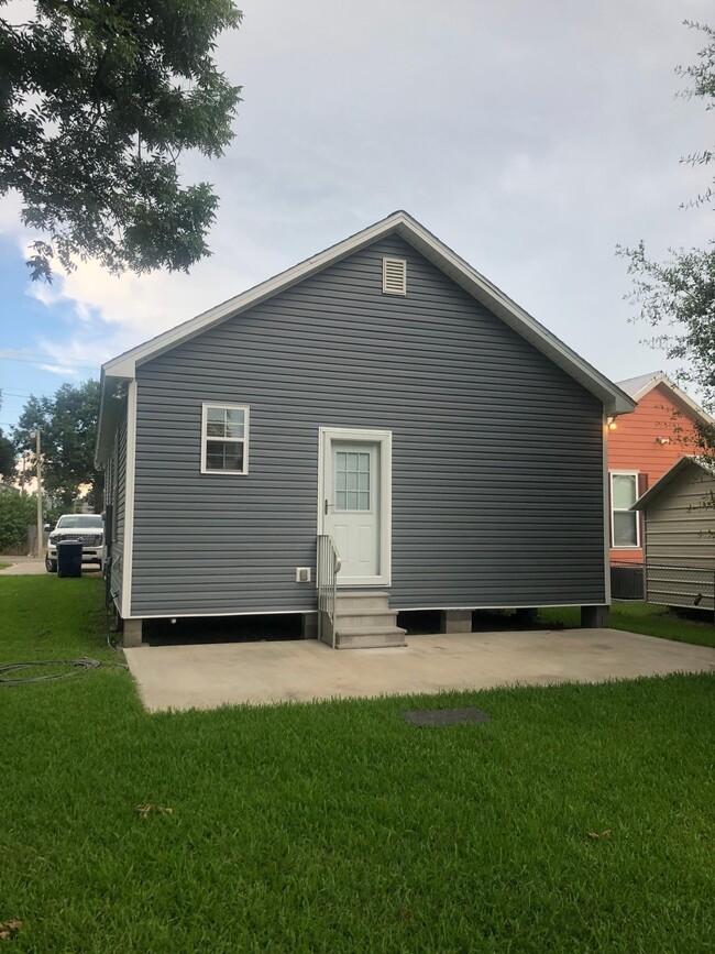 Building Photo - 510 2nd St