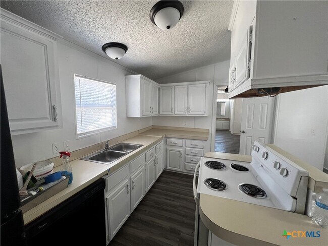 Foto del edificio - 1405 Harris Hill Rd