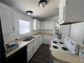 Building Photo - 1405 Harris Hill Rd