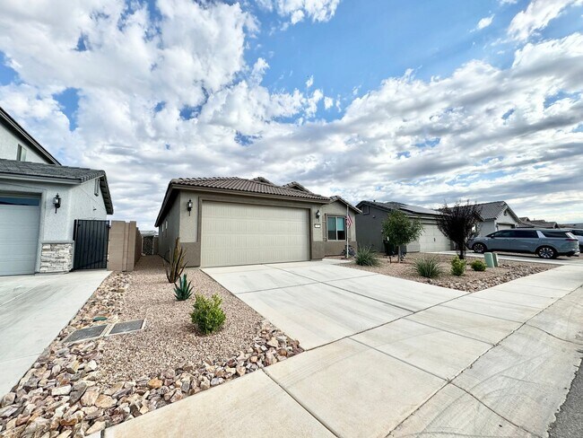 Foto del edificio - 3BR/2BA/2CG, 1570 sq.ft. rental built in 2022 in Sierra Vista, AZ