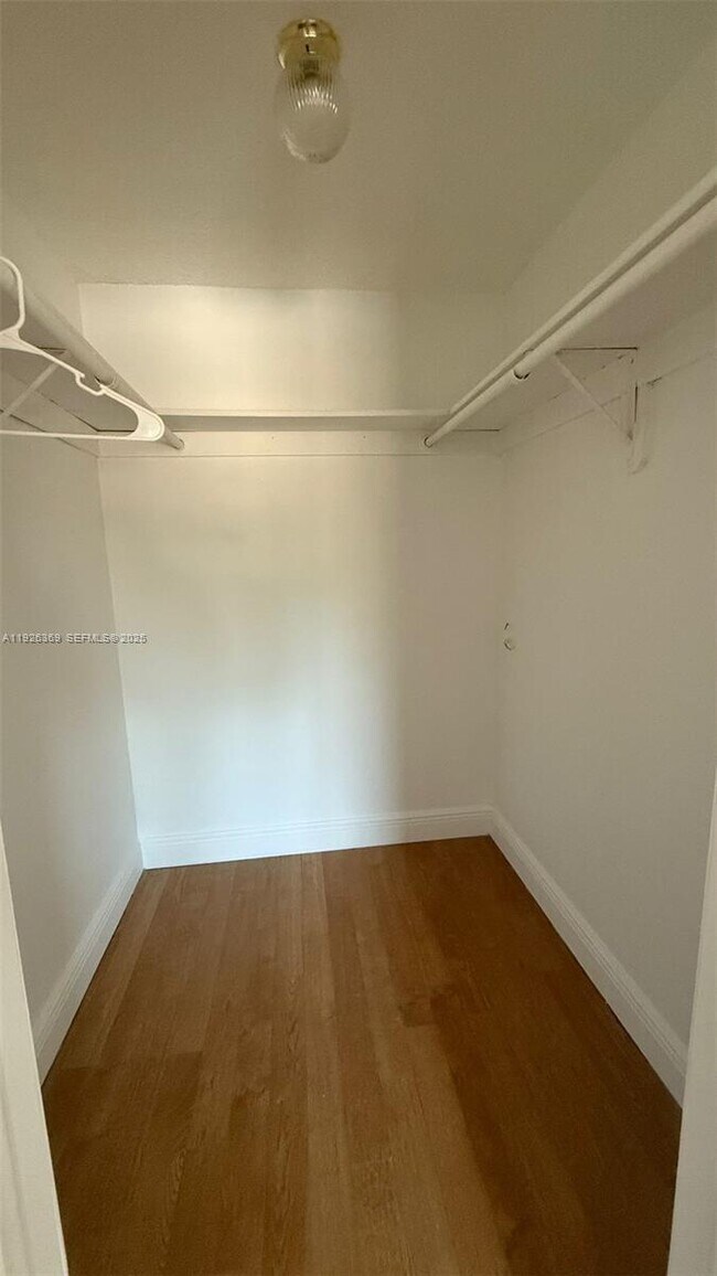 Foto del edificio - 1540 Meridian Ave