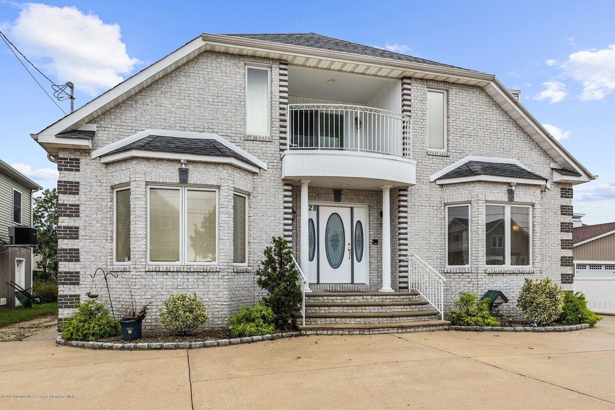 328 E Bayview Ave, Ocean Gate, NJ 08740 House Rental in Ocean Gate