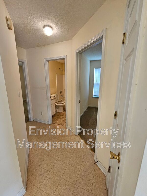 Building Photo - 3989 Meadow Glen Way