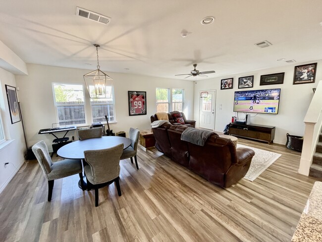 Foto del edificio - 2641 Frazier Ave