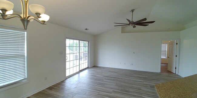 Foto del edificio - 1289 Gailard Dr