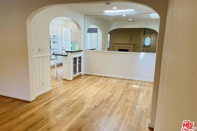 Foto del edificio - 11445 Burnham St