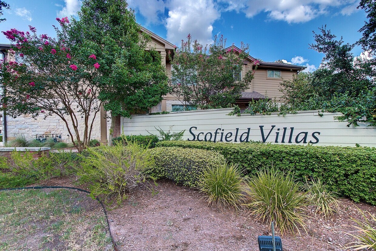 Foto principal - Immaculately Maintained 2/2.5 Townhome In ...