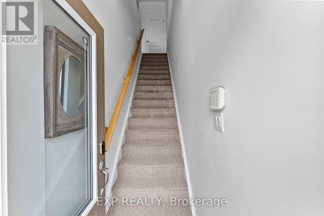 Building Photo - 5014-5014 Serena Dr