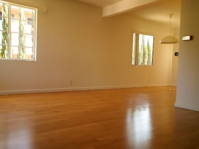 Building Photo - 4568 Finley Ave