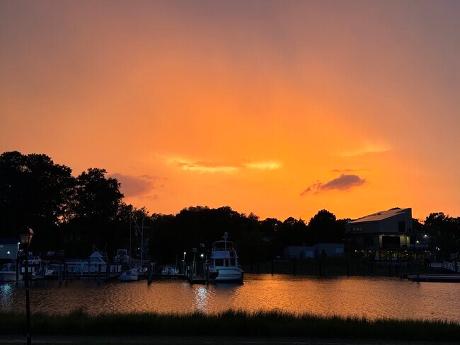 Foto del edificio - 4508 Mayflower Rd