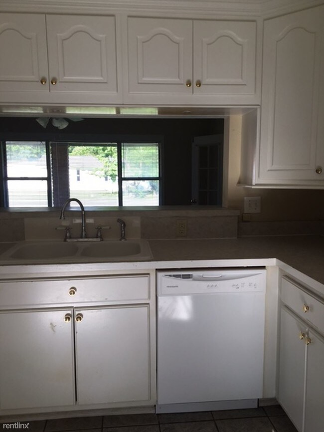 Foto del edificio - 3 br, 1 bath House - 13033 Marvin St