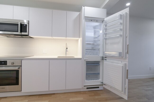 Photo du bâtiment - 2050 Av. Claremont