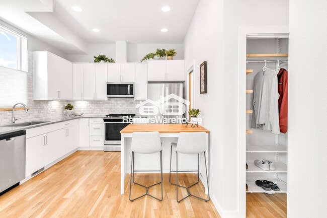 Building Photo - 864 Cimarron Dr