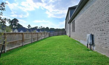 Building Photo - 902 Falcon Hollow Ln