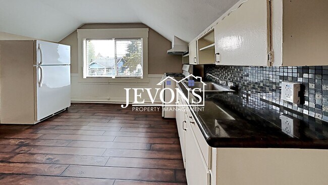 Foto del edificio - Well-kept ground-floor apartment near Aubu...