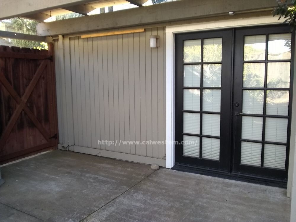 Foto principal - 10384 Alpine Dr