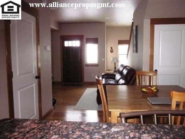 Foto del edificio - 3345 N 27th Ave