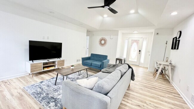 Foto del edificio - 1819 Old Peachtree Rd NE