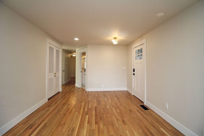 Building Photo - 10535 NW Walters Ln