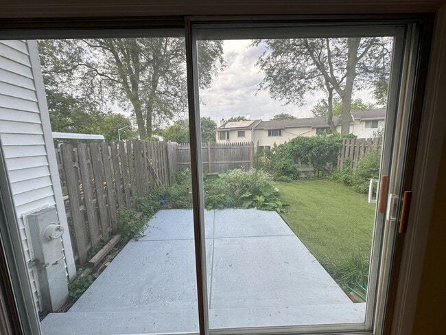 Building Photo - 226 Walker Dr