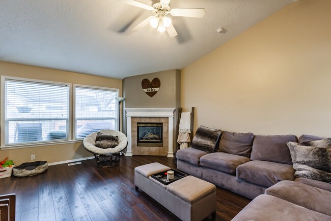 Foto del edificio - Modern and Updated 3bd/2b Home for Rent in...