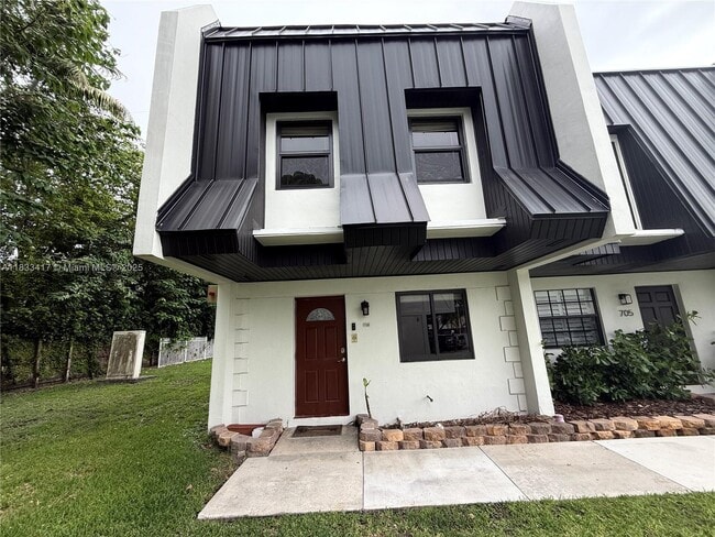 Building Photo - 6667 Miller Dr