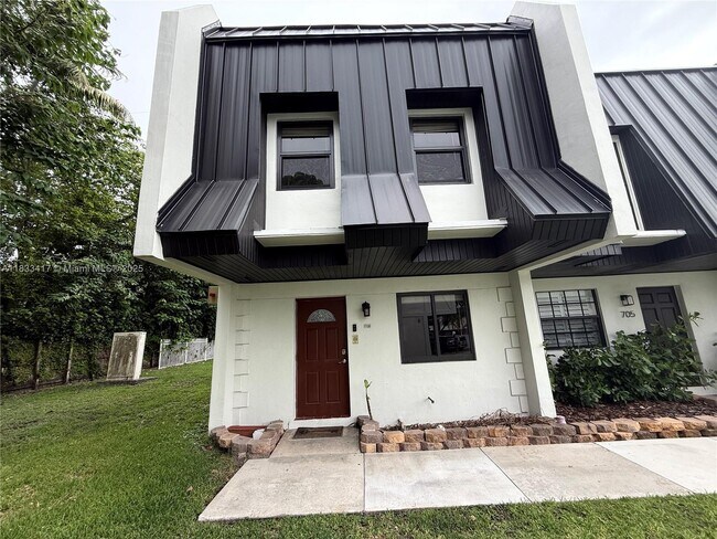 Foto del edificio - 6667 Miller Dr
