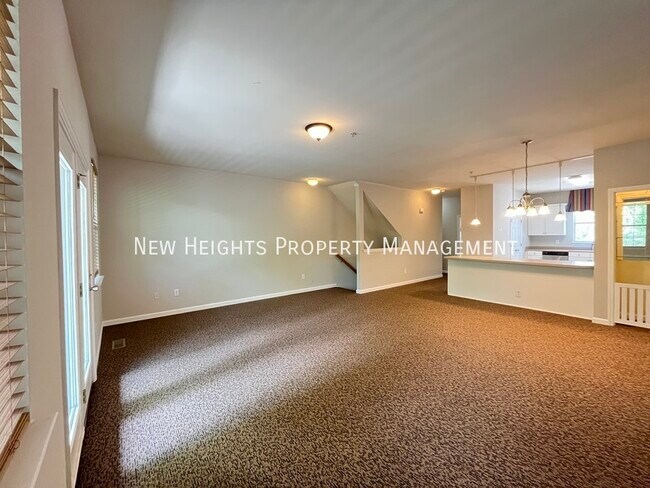 Building Photo - Spacious 3 Bedroom North Charleston!