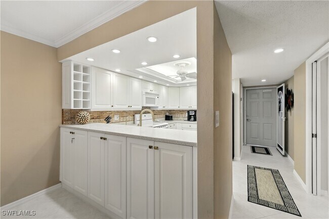 Foto del edificio - 26000 Hickory Blvd