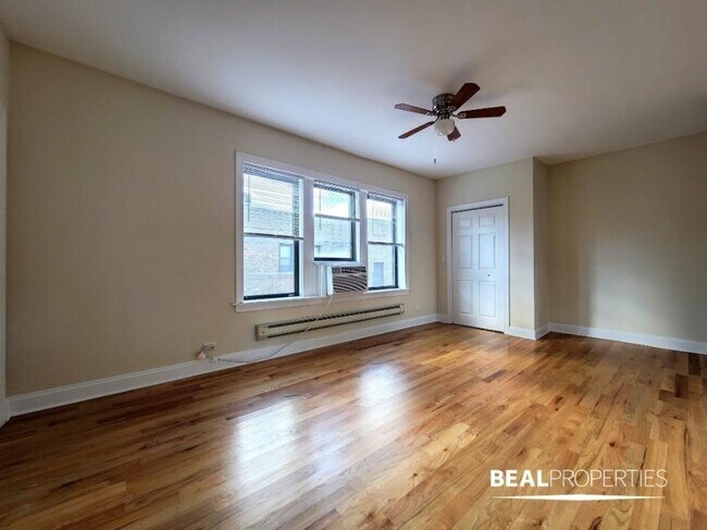 Foto del edificio - 1 bedroom in CHICAGO IL 60613