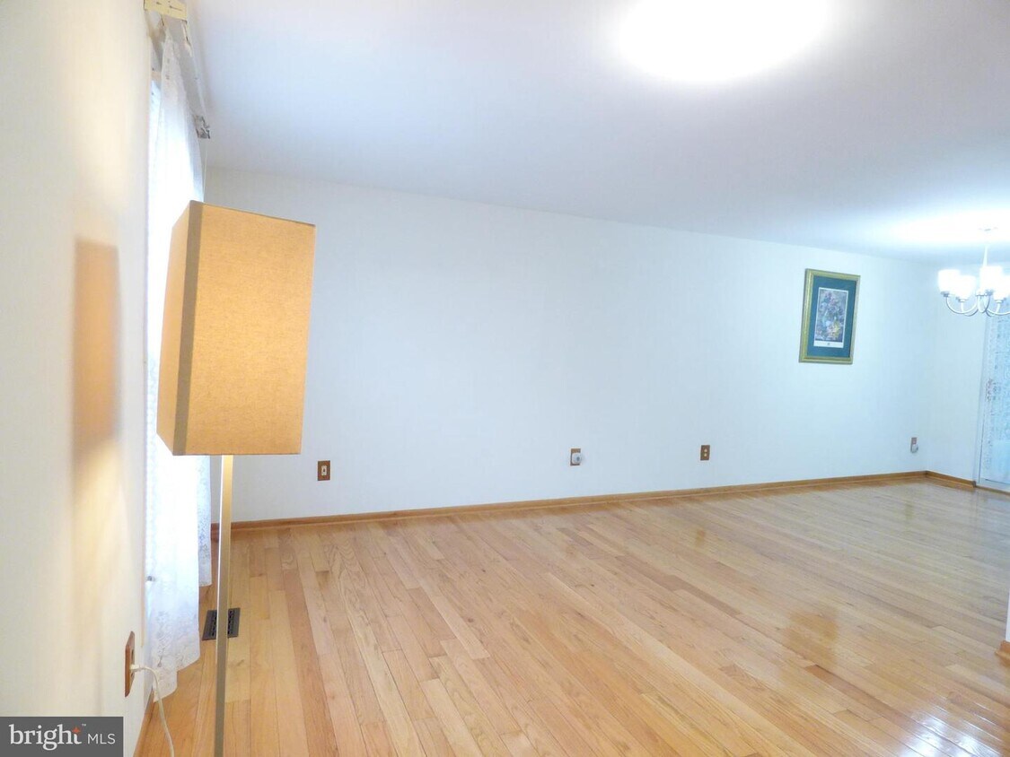 Foto principal - 8630 Liberia Ave
