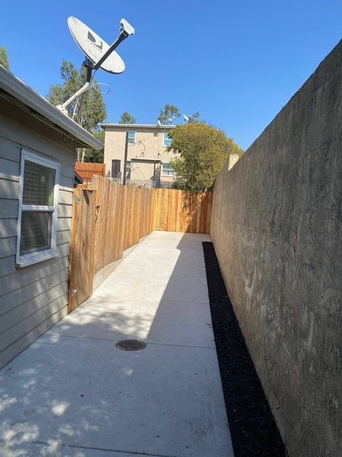 Walkway to Unit in the Back - 2823 Hermosa Ave