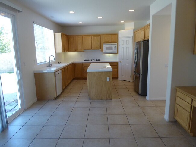 Foto del edificio - 4 Bedroom Home for Rent in Stevenson Ranch!