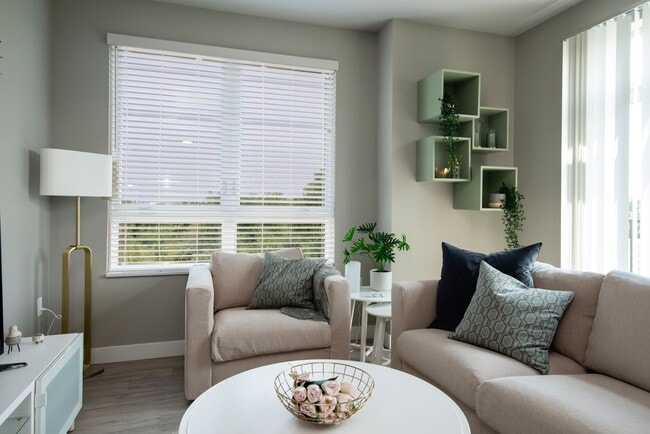 Interior Photo - HUB13