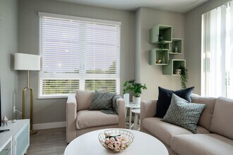 Interior Photo - HUB13