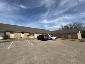 Building Photo - 715 N 20th St