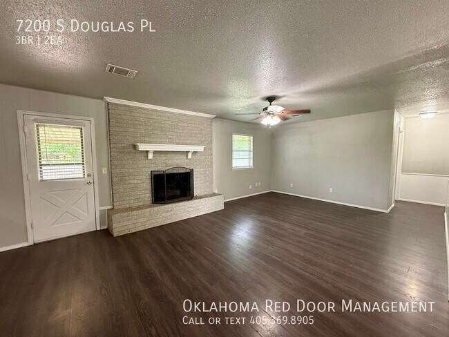 Foto del edificio - 7200 S Douglas Pl