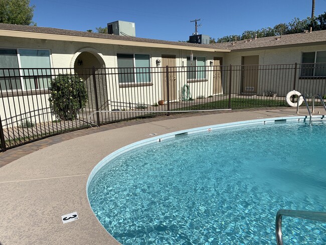 Building Photo - 3421 N Paiute Way
