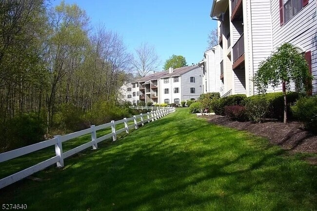Building Photo - 46 Baldwin Ct