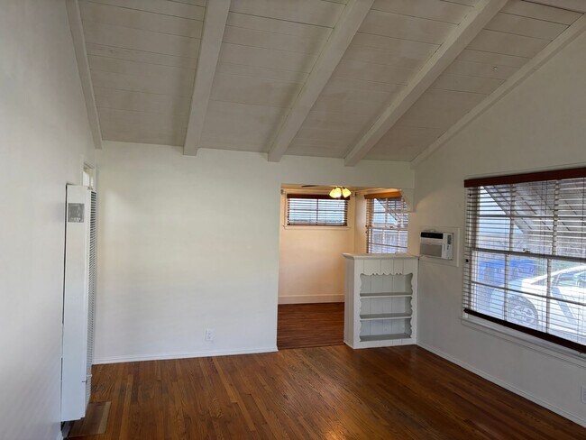 Foto del edificio - Kester Ave, 5069-5071