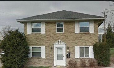Building Photo - 1303 Chardon Ct