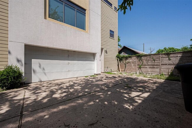 Foto del edificio - 5012 Cornish St