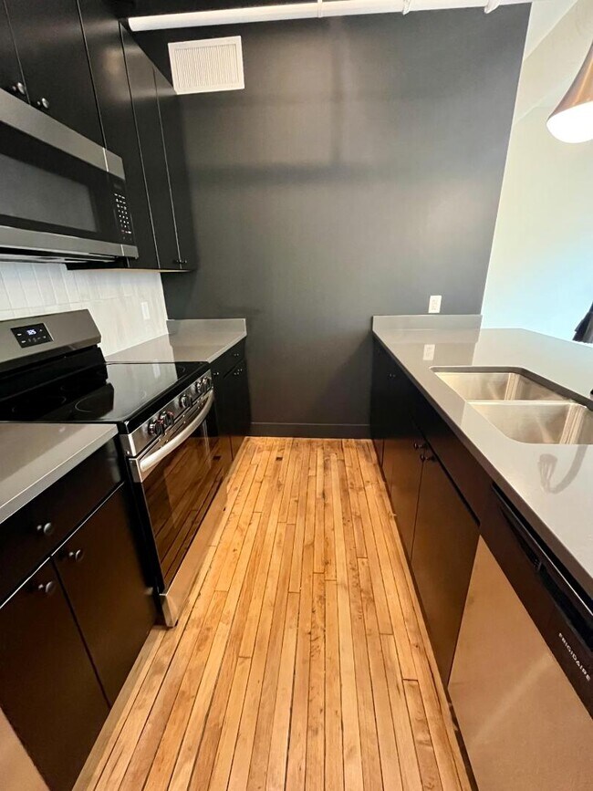 Foto del edificio - 31 N Huron St