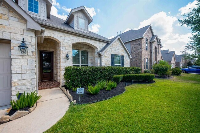 Building Photo - 20210 Bandera Lake Ln