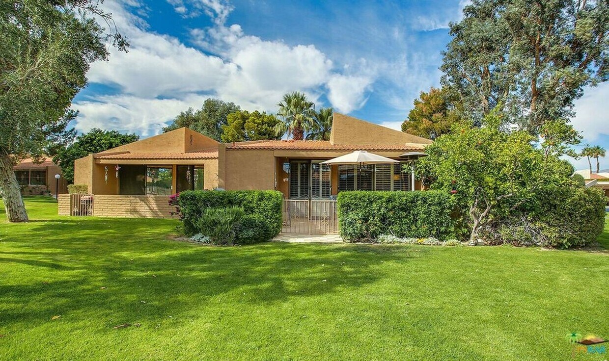 Foto principal - Palm Springs Country Club, Unfurnished Lon...
