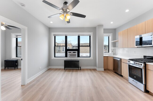 Building Photo - 1546 W Jonquil Terrace