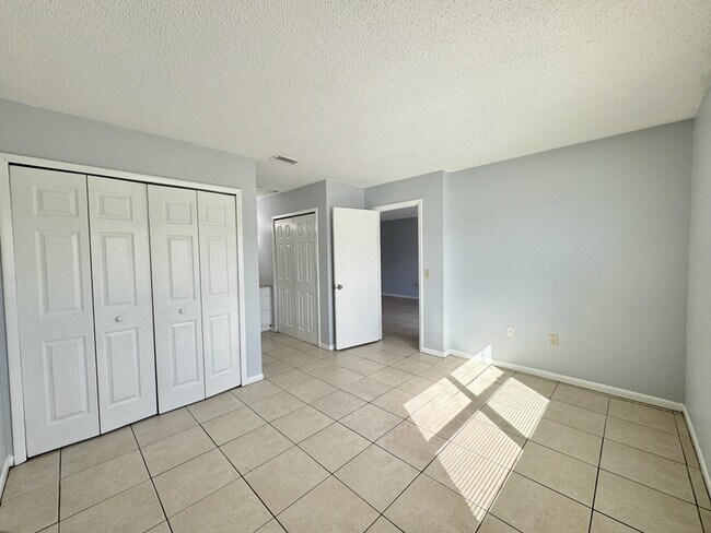 Building Photo - 123 Cory Ln